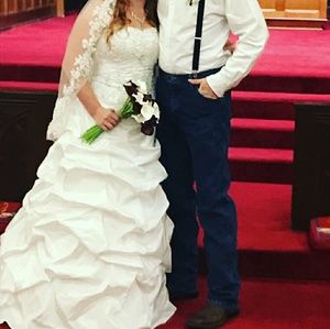 David's Bridal White Wedding Gown (style: T9325)